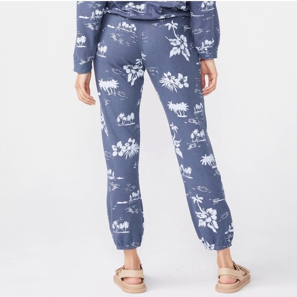 Monrow Hawaiian Elastic Waist Sweats NWT - Picture 7 of 9